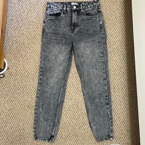 Black jean wash mom jeans